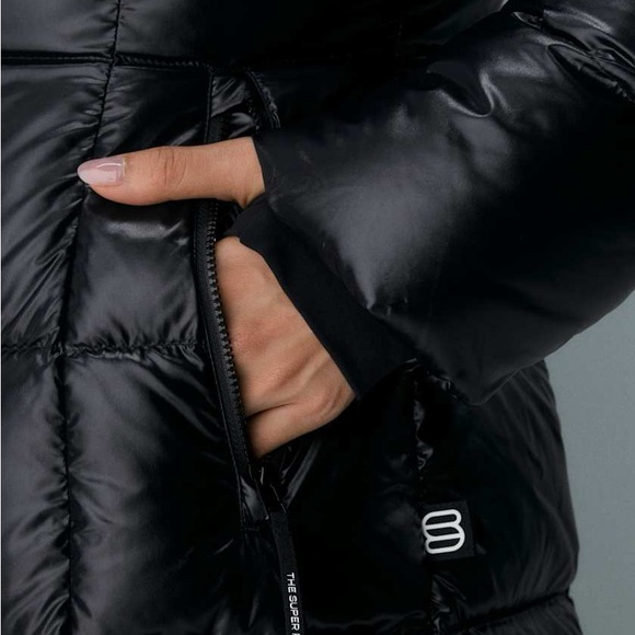 Aritzia The Super Puff™ The SuperSnug Puff™ Long - Hi-Gloss BLACK Small NWT - Picture 5 of 15